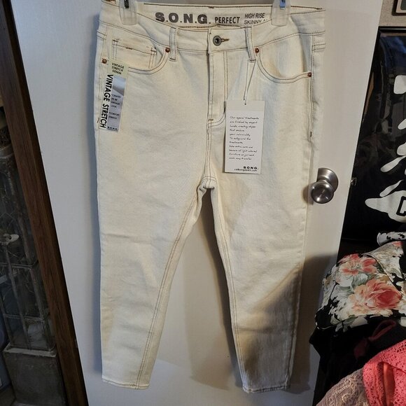 SOLD - Picture 2 of 8